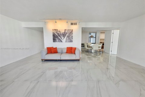 Снять в аренду кондоминиум в Авентура, Флорида 2 спальни, 126.35м2, № 1954301 - фото 5
