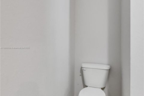 House in Cape Coral, Florida 3 bedrooms, 144.09 sq.m. № 1971449 - photo 21