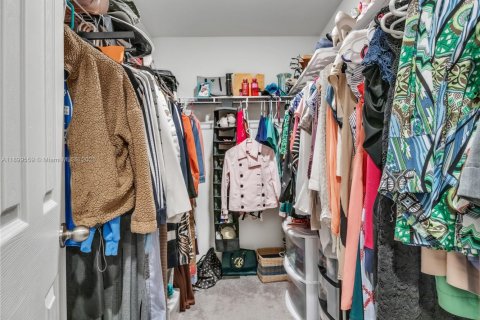 House in Cape Coral, Florida 3 bedrooms, 144.09 sq.m. № 1971449 - photo 16