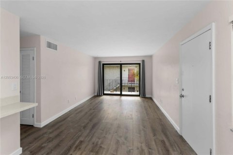 Condo in Palmetto Bay, Florida, 2 bedrooms  № 2076561 - photo 4