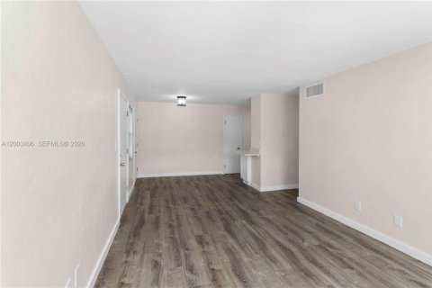 Condo in Palmetto Bay, Florida, 2 bedrooms  № 2076561 - photo 6