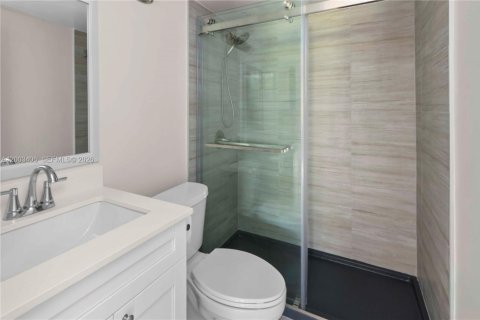 Condo in Palmetto Bay, Florida, 2 bedrooms  № 2076561 - photo 14