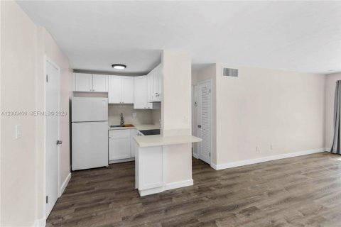 Condo in Palmetto Bay, Florida, 2 bedrooms  № 2076561 - photo 8