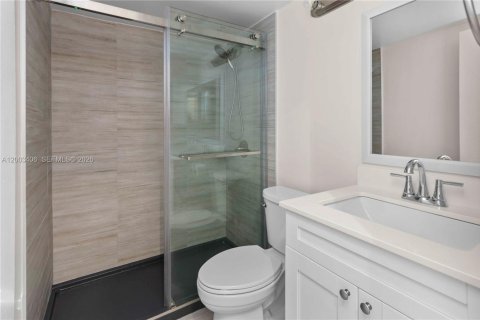 Condo in Palmetto Bay, Florida, 2 bedrooms  № 2076561 - photo 15