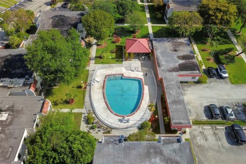 Condo in Palmetto Bay, Florida, 2 bedrooms  № 2076561 - photo 22