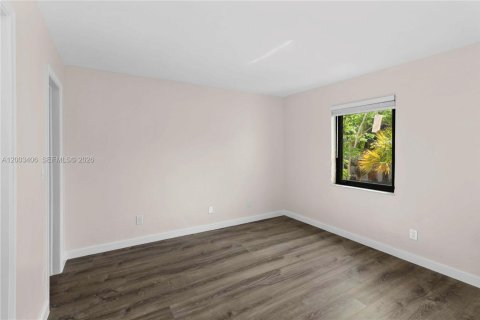Condo in Palmetto Bay, Florida, 2 bedrooms  № 2076561 - photo 11