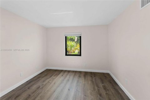 Condo in Palmetto Bay, Florida, 2 bedrooms  № 2076561 - photo 10