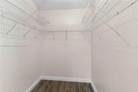 Condo in Palmetto Bay, Florida, 2 bedrooms  № 2076561 - photo 13