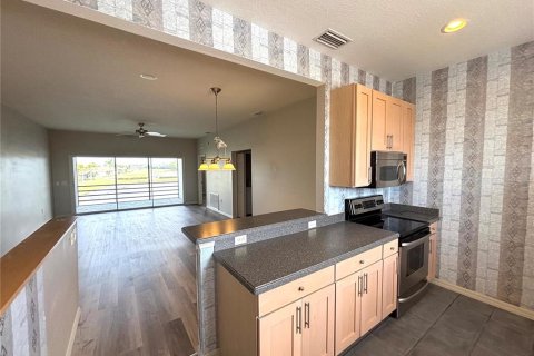 Condo in Lake Wales, Florida, 2 bedrooms  № 1391334 - photo 12