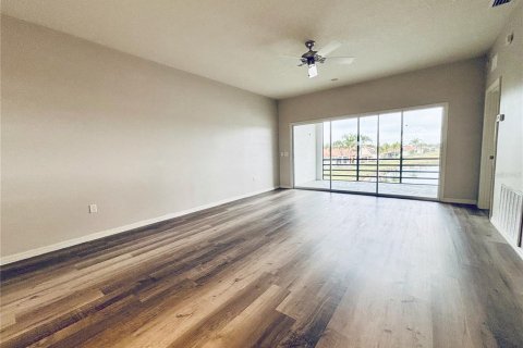 Condo in Lake Wales, Florida, 2 bedrooms  № 1391334 - photo 6