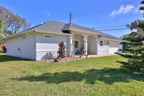 Villa ou maison à vendre à Daytona Beach, Floride: 2 chambres, 124.3 m2 № 2093083 - photo 2