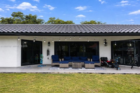 House in Miami, Florida 3 bedrooms, 140.75 sq.m. № 2010685 - photo 27