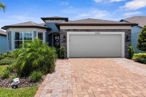 House in Land O' Lakes, Florida 2 bedrooms, 178 sq.m. № 1843749 - photo 1