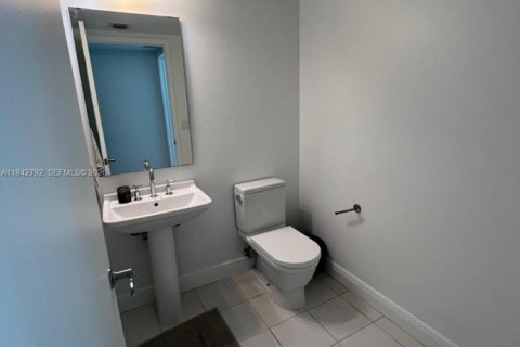 Снять в аренду кондоминиум в Майами, Флорида 2 спальни, 121.7м2, № 2003627 - фото 12