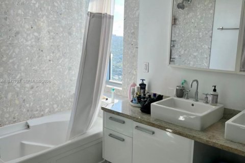 Снять в аренду кондоминиум в Майами, Флорида 2 спальни, 121.7м2, № 2003627 - фото 9