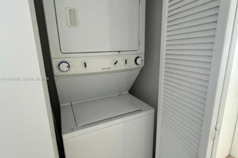 Снять в аренду кондоминиум в Майами, Флорида 2 спальни, 121.7м2, № 2003627 - фото 13