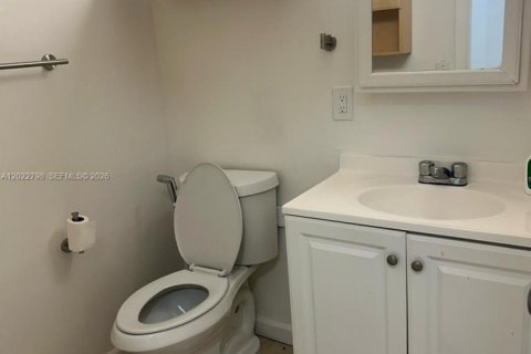 Propiedad comercial en alquiler en Miami, Florida, 1 dormitorio, 166.85 m2 № 2085962 - foto 7
