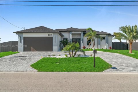 Casa en venta en Cape Coral, Florida, 4 dormitorios, 166.57 m2 № 2066497 - foto 3