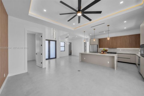 Casa en venta en Cape Coral, Florida, 4 dormitorios, 166.57 m2 № 2066497 - foto 14