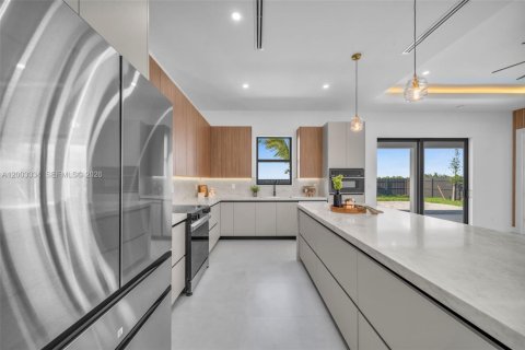 Casa en venta en Cape Coral, Florida, 4 dormitorios, 166.57 m2 № 2066497 - foto 7