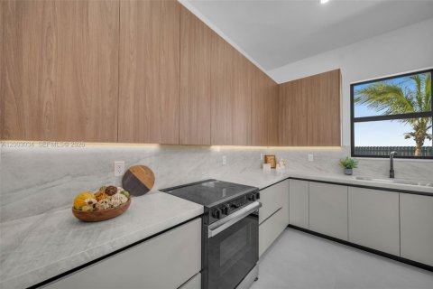 Casa en venta en Cape Coral, Florida, 4 dormitorios, 166.57 m2 № 2066497 - foto 6