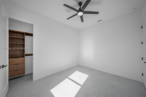 Casa en venta en Cape Coral, Florida, 4 dormitorios, 166.57 m2 № 2066497 - foto 25