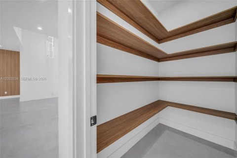 Casa en venta en Cape Coral, Florida, 4 dormitorios, 166.57 m2 № 2066497 - foto 19