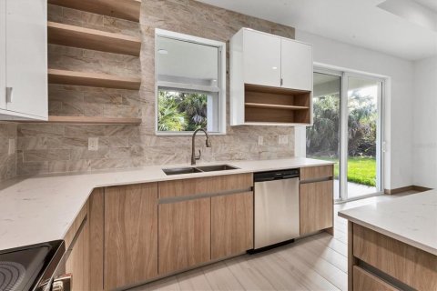 Casa en alquiler en Rotonda, Florida, 3 dormitorios, 138.98 m2 № 1848015 - foto 6