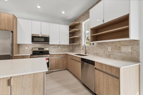 Casa en alquiler en Rotonda, Florida, 3 dormitorios, 138.98 m2 № 1848015 - foto 7