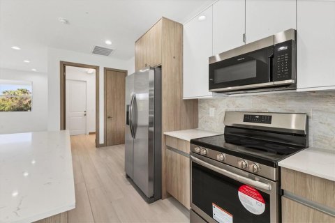 Casa en alquiler en Rotonda, Florida, 3 dormitorios, 138.98 m2 № 1848015 - foto 5