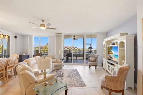 Copropriété à louer à Punta Gorda, Floride: 3 chambres, 195.09 m2 № 2380428 - photo 6