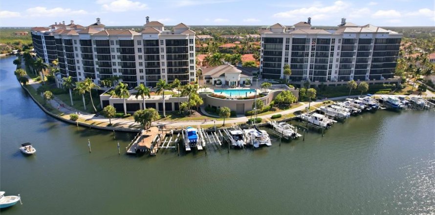 Condo à Punta Gorda, Floride, 3 chambres № 2380428
