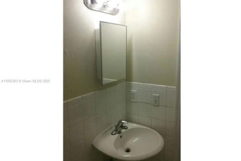 Copropriété à vendre à Miami, Floride: 2 chambres, 71.63 m2 № 1953835 - photo 6