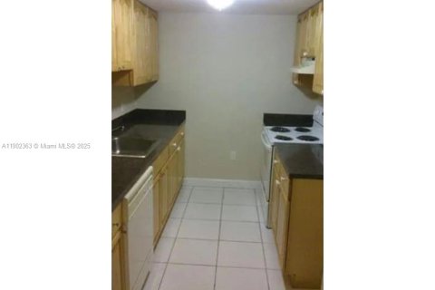 Copropriété à vendre à Miami, Floride: 2 chambres, 71.63 m2 № 1953835 - photo 3