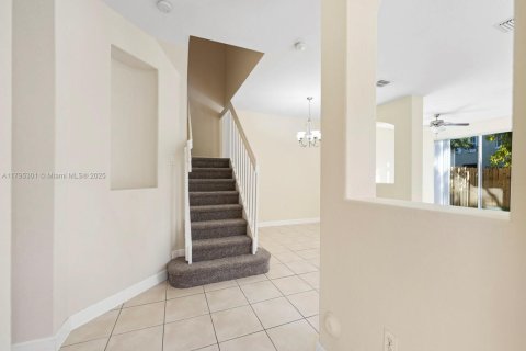Townhouse in Homestead, Florida 4 bedrooms, 182.55 sq.m. № 1869904 - photo 3