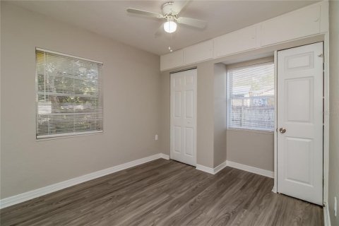 Casa en alquiler en Tampa, Florida, 4 dormitorios, 139.45 m2 № 1771123 - foto 12