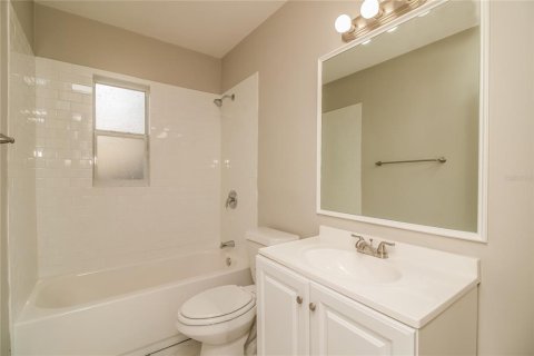 Casa en alquiler en Tampa, Florida, 4 dormitorios, 139.45 m2 № 1771123 - foto 14