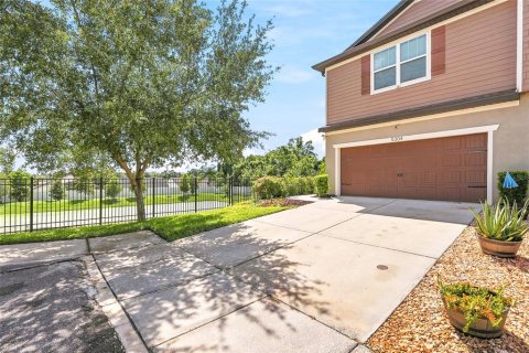 Touwnhouse à vendre à Tampa, Floride: 3 chambres, 174.66 m2 № 2344489 - photo 2