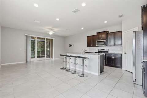 Touwnhouse à vendre à Tampa, Floride: 3 chambres, 174.66 m2 № 2344489 - photo 6