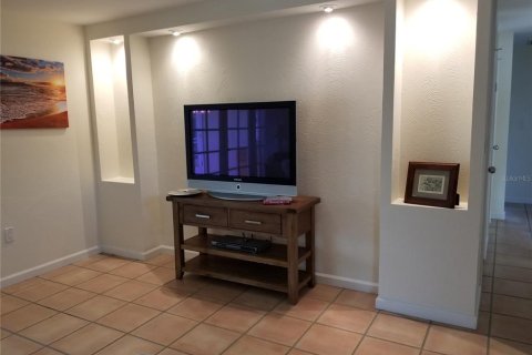 Villa ou maison à louer à Sarasota, Floride: 3 chambres, 130.71 m2 № 1689976 - photo 6