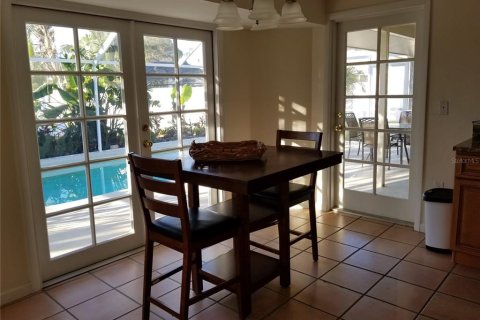 Villa ou maison à louer à Sarasota, Floride: 3 chambres, 130.71 m2 № 1689976 - photo 11