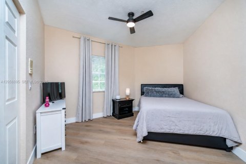Touwnhouse à vendre à Doral, Floride: 3 chambres, 156.08 m2 № 2346667 - photo 15