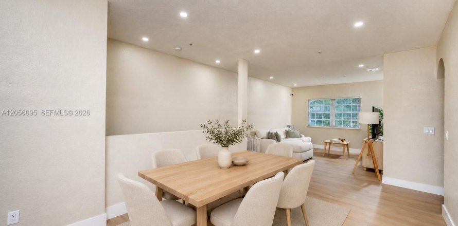 Touwnhouse à Doral, Floride 3 chambres, 156.08 m2 № 2346667