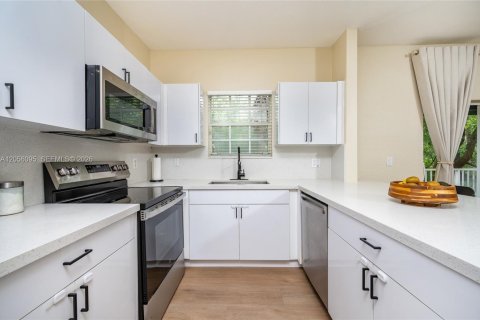 Touwnhouse à vendre à Doral, Floride: 3 chambres, 156.08 m2 № 2346667 - photo 6