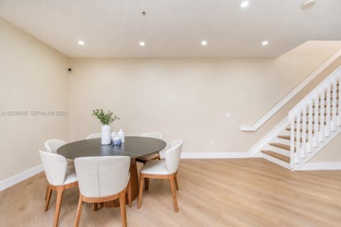 Touwnhouse à vendre à Doral, Floride: 3 chambres, 156.08 m2 № 2346667 - photo 8