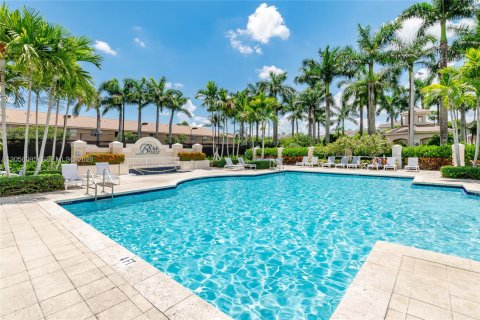 Touwnhouse à vendre à Doral, Floride: 3 chambres, 156.08 m2 № 2346667 - photo 23