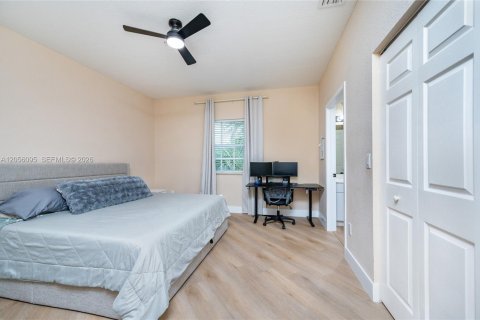 Touwnhouse à vendre à Doral, Floride: 3 chambres, 156.08 m2 № 2346667 - photo 10