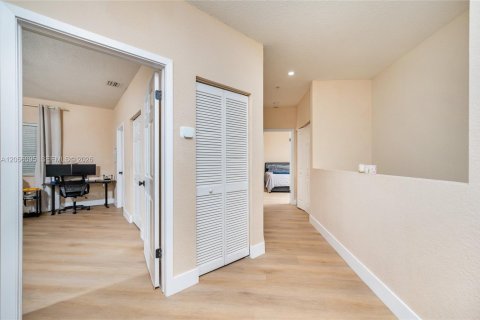 Touwnhouse à vendre à Doral, Floride: 3 chambres, 156.08 m2 № 2346667 - photo 16
