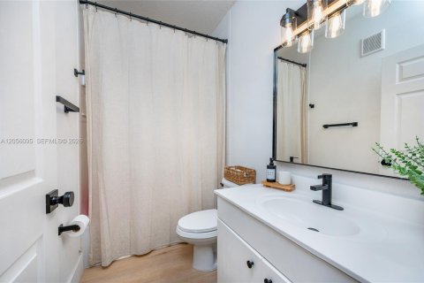 Touwnhouse à vendre à Doral, Floride: 3 chambres, 156.08 m2 № 2346667 - photo 13