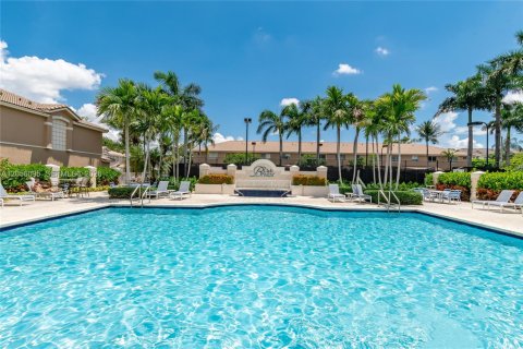 Touwnhouse à vendre à Doral, Floride: 3 chambres, 156.08 m2 № 2346667 - photo 22
